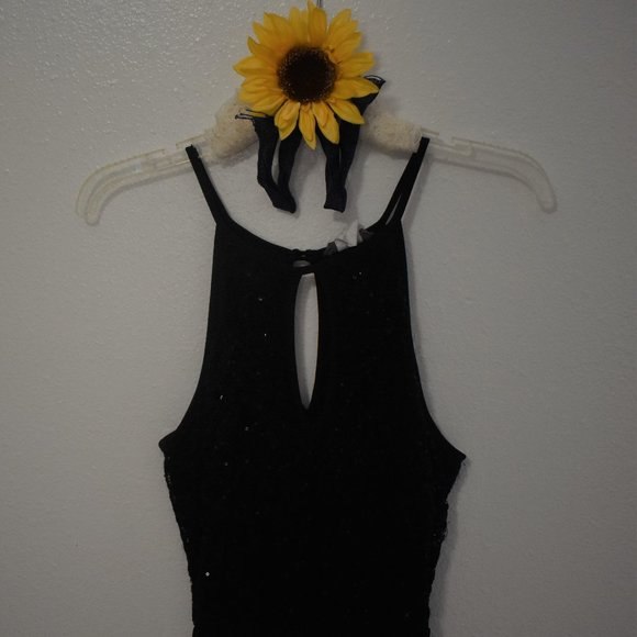 Long black dress with sequence & peak hole details - Picture 3 of 7